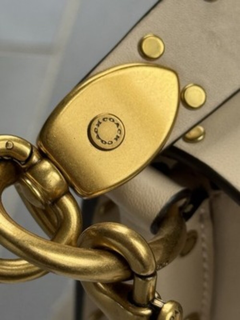 CLEAN! Coach Beat Shoulder Bag 18 Rivets Style 4600 TRIPLE STRAP Chain Leather - Picture 5 of 16